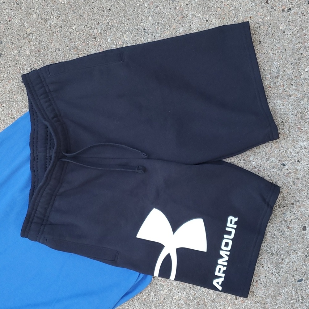 NEW NWT Under Armour Boys Black Fleece Shorts Size Large - Picture 2 of 6